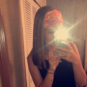 Meet your Posher, Mara